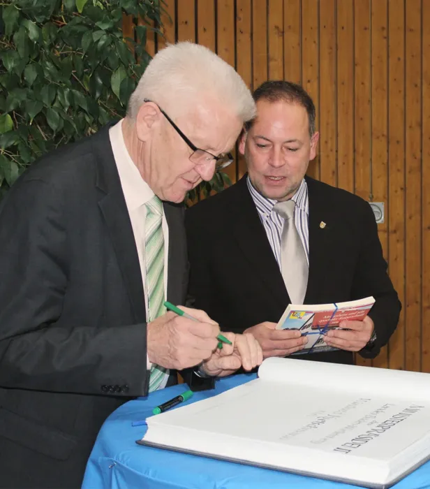 Hans-Jürgen Moos mit Ministerpräsident Winfried Kretschmann